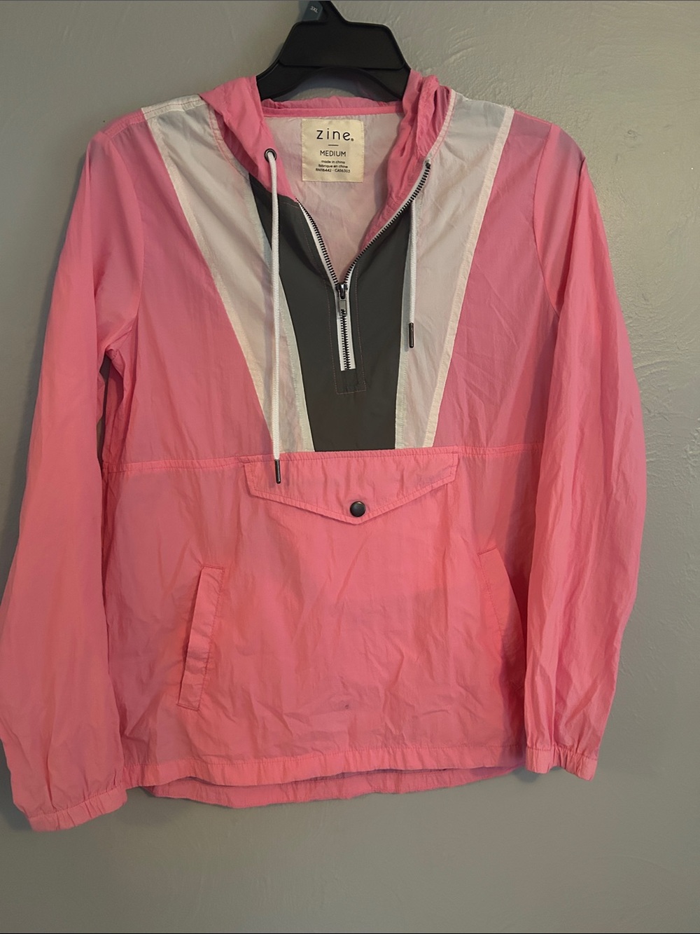 Zine Pink Hooded Pullover Windbreaker with White & Gray Panels